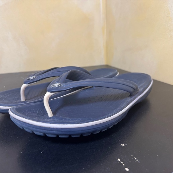 Crocs Flip Flop Sandals Mens Size 11 Blue Beach Vacation Slip on - Picture 2 of 7
